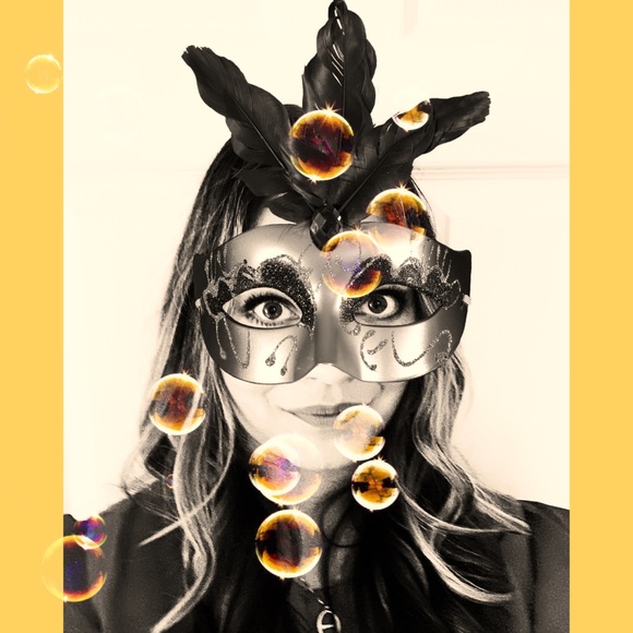 Meet your Posher, Nea - Picture 1 of 1